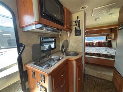 2008 Itasca Navion IQ 24DL   - Photo 8 - Puyallup, WA 98373