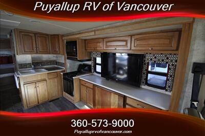 2011 WINNEBAGO VISTA 30W MOTIR HOME CLASS A   - Photo 9 - Vancouver, WA 98682-4901