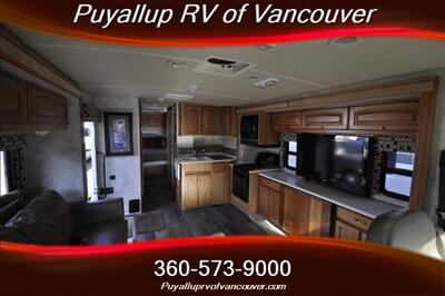 2011 WINNEBAGO VISTA 30W MOTIR HOME CLASS A   - Photo 8 - Vancouver, WA 98682-4901