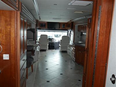 2008 Fleetwood Revolution 40R   - Photo 14 - Puyallup, WA 98373