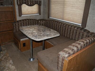 2015 Outdoors RV Creek Side 27BHS   - Photo 3 - Puyallup, WA 98373