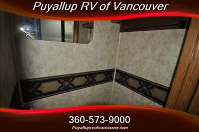 2011 KEYSTONE RV MONTANA 3000RK 3000RK   - Photo 14 - Vancouver, WA 98682-4901