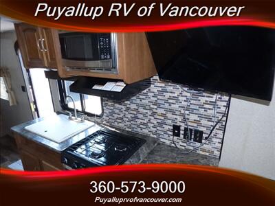 2017 KEYSTONE RV SPRINGDALE 202QBWE   - Photo 14 - Vancouver, WA 98682-4901