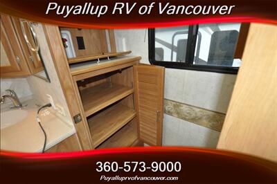 2005 WINNEBAGO JOURNEY 36G - Photo 8 - Vancouver, WA 98682-4901