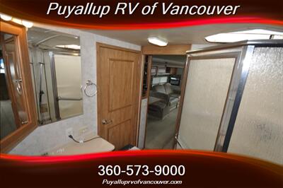 2005 WINNEBAGO JOURNEY 36G - Photo 7 - Vancouver, WA 98682-4901