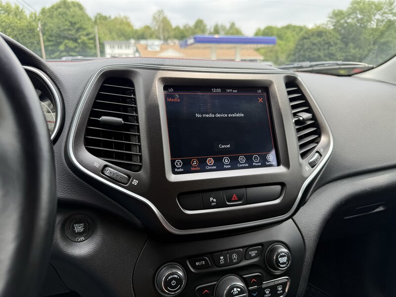 2020 Jeep Cherokee Trailhawk - Photo 28