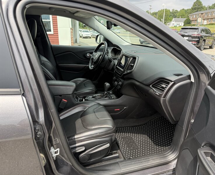 2020 Jeep Cherokee Trailhawk - Photo 15