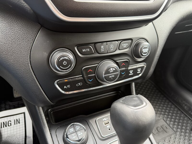 2020 Jeep Cherokee Trailhawk - Photo 35