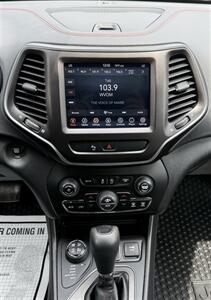 2020 Jeep Cherokee Trailhawk   - Photo 18 - Hermon, ME 04401