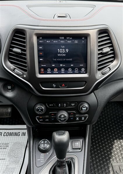2020 Jeep Cherokee Trailhawk - Photo 18