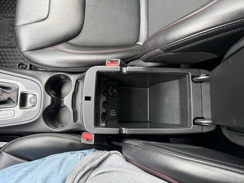 2020 Jeep Cherokee Trailhawk - Photo 38