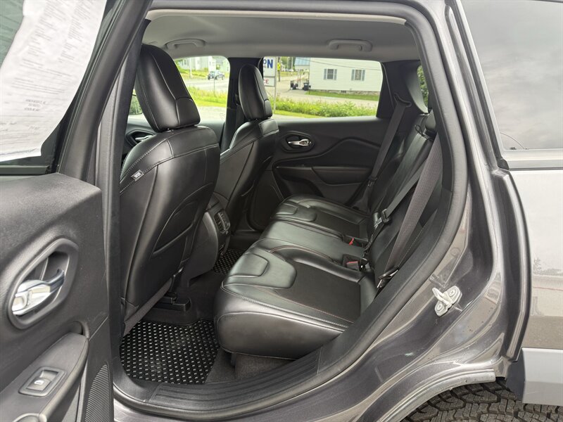 2020 Jeep Cherokee Trailhawk - Photo 12