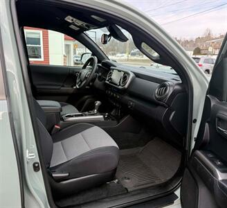 2023 Toyota Tacoma TRD Off-Road   - Photo 17 - Hermon, ME 04401