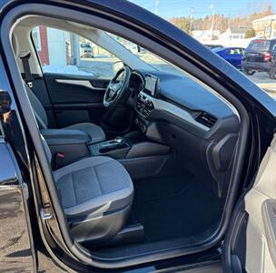 2022 Ford Escape SE   - Photo 15 - Hermon, ME 04401