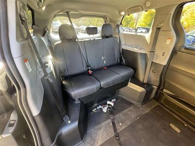 2017 Toyota Sienna SE Premium 8-Passeng   - Photo 17 - Hermon, ME 04401