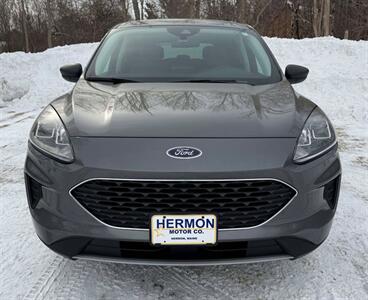 2022 Ford Escape SE   - Photo 2 - Hermon, ME 04401