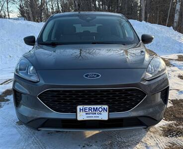 2022 Ford Escape SE   - Photo 2 - Hermon, ME 04401