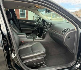 2022 Chrysler 300 Series Touring L - Photo 14 - Hermon, ME 04401