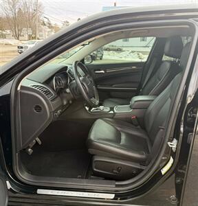 2022 Chrysler 300 Series Touring L - Photo 10 - Hermon, ME 04401