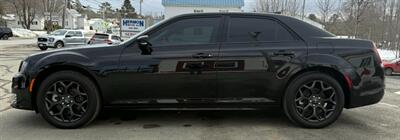 2022 Chrysler 300 Series Touring L - Photo 2 - Hermon, ME 04401