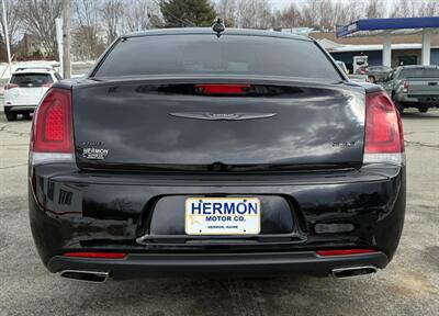 2022 Chrysler 300 Series Touring L - Photo 4 - Hermon, ME 04401