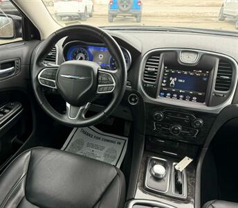 2022 Chrysler 300 Series Touring L - Photo 19 - Hermon, ME 04401