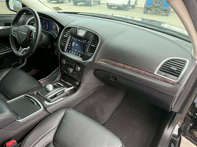 2022 Chrysler 300 Series Touring L - Photo 15 - Hermon, ME 04401
