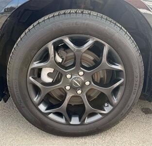 2022 Chrysler 300 Series Touring L - Photo 9 - Hermon, ME 04401