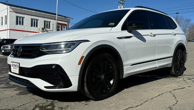 2022 Volkswagen Tiguan SE R-LINE BLACK