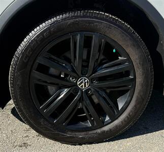 2022 Volkswagen Tiguan SE R-Line Black 4Mot   - Photo 10 - Hermon, ME 04401