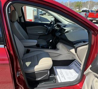 2019 Ford Escape SEL - Photo 16 - Hermon, ME 04401