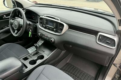 2017 Kia Sorento LX V6   - Photo 17 - Hermon, ME 04401