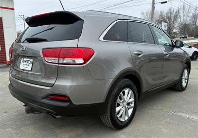 2017 Kia Sorento LX V6   - Photo 5 - Hermon, ME 04401