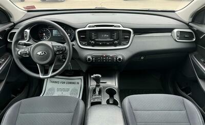2017 Kia Sorento LX V6   - Photo 18 - Hermon, ME 04401