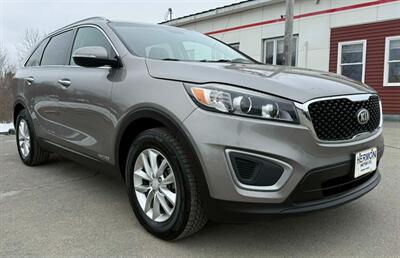 2017 Kia Sorento LX V6   - Photo 3 - Hermon, ME 04401