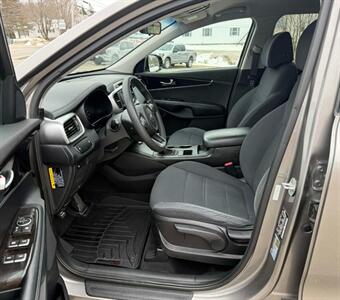 2017 Kia Sorento LX V6   - Photo 11 - Hermon, ME 04401