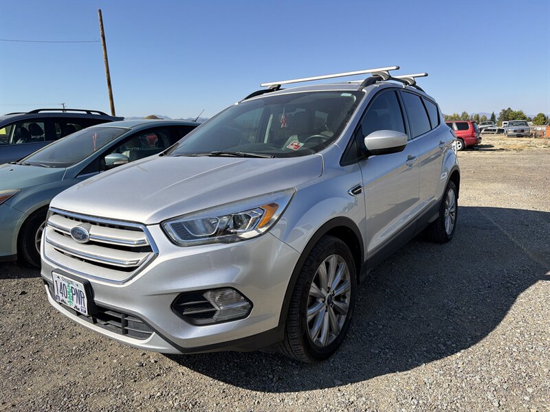 2019 Ford Escape SEL   - Photo 1 - Central Point, OR 97502