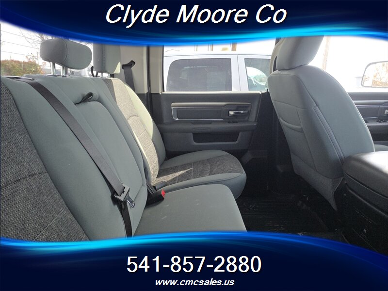 2018 RAM 3500 SLT - Photo 5 - Central Point, OR 97502