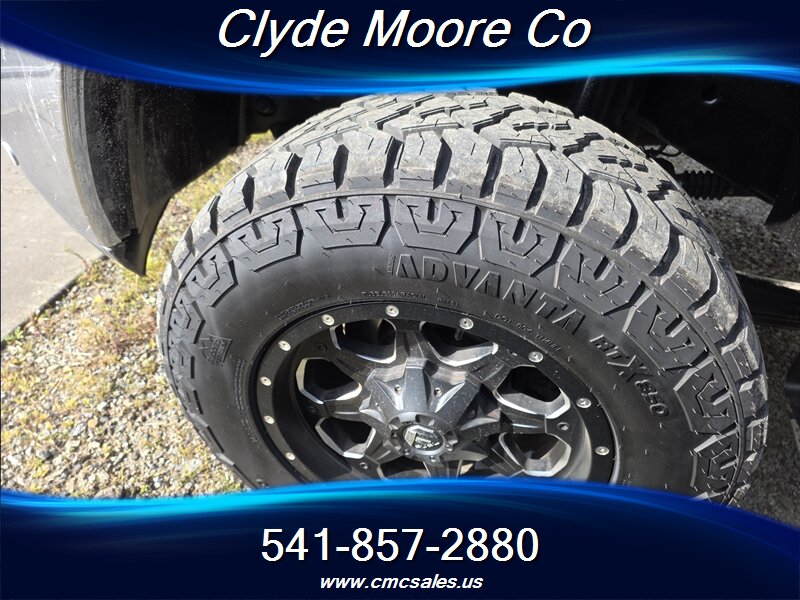 2018 RAM 3500 SLT - Photo 3 - Central Point, OR 97502