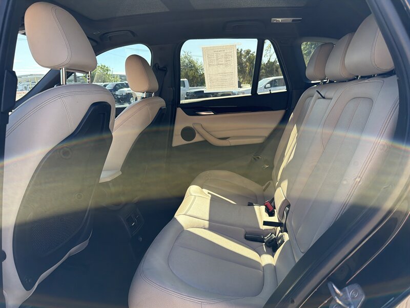 2018 BMW X1 xDrive28i - Photo 8 - Central Point, OR 97502