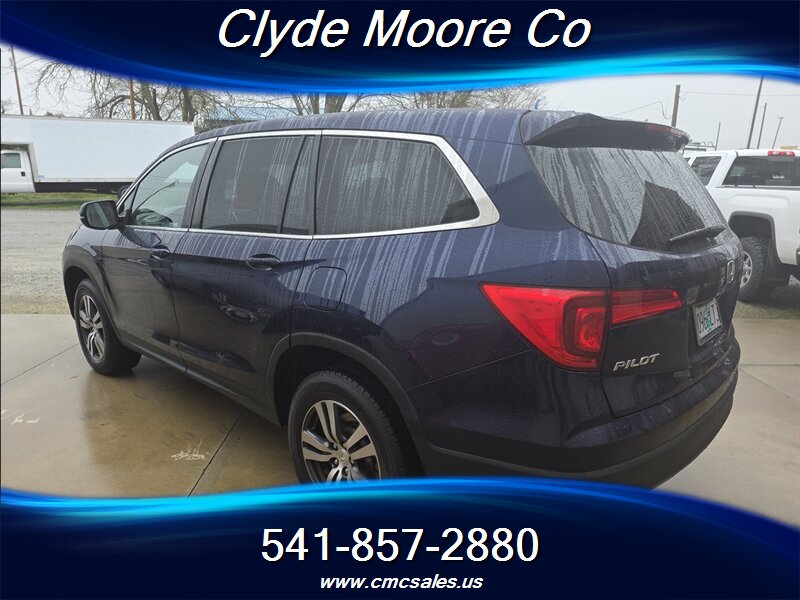 2016 Honda Pilot EX - Photo 2 - Central Point, OR 97502