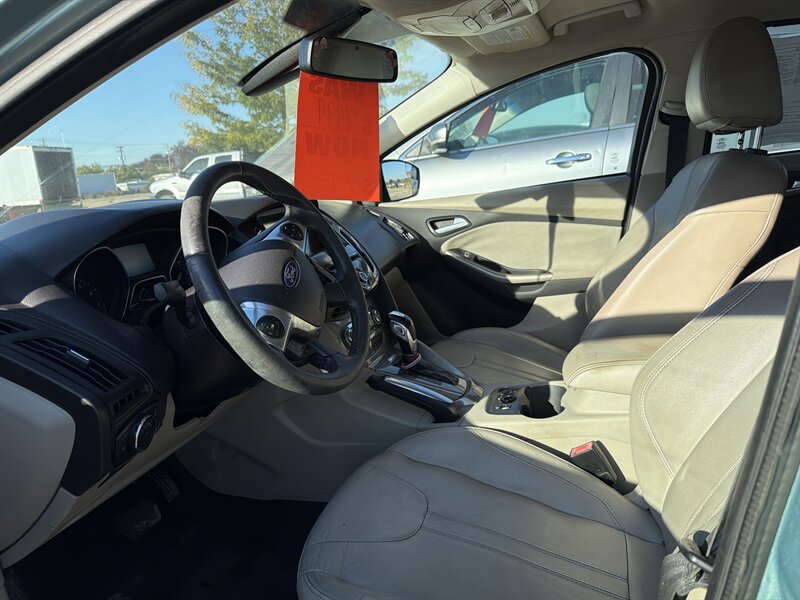 2012 Ford Focus SEL - Photo 5 - Central Point, OR 97502