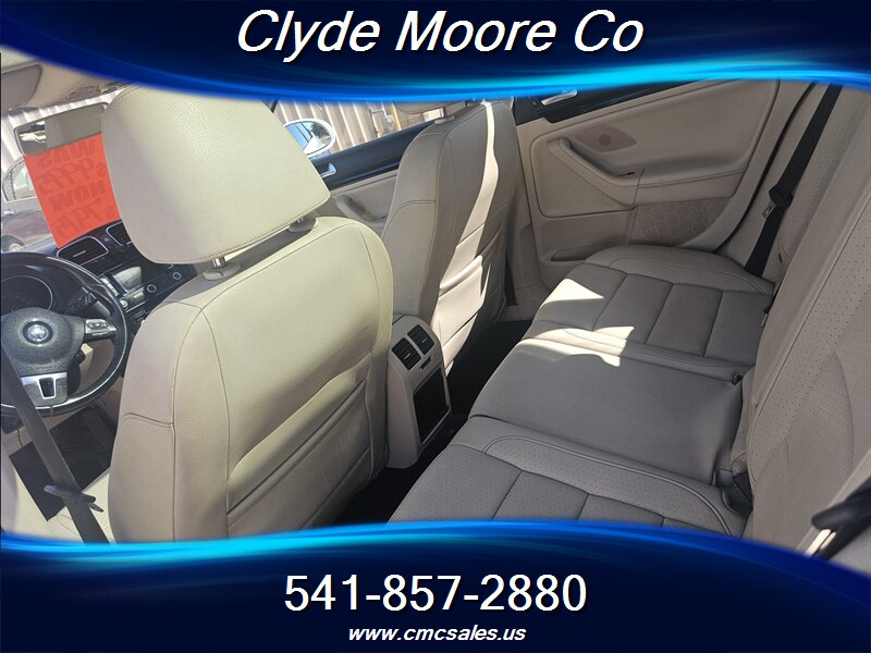 2013 Volkswagen Jetta SportWagen TDI - Photo 5 - Central Point, OR 97502