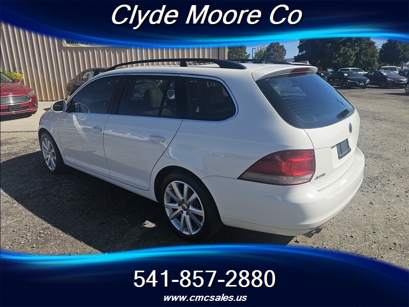 2013 Volkswagen Jetta SportWagen TDI - Photo 2 - Central Point, OR 97502