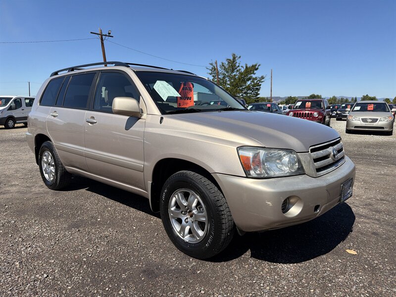 2004 Toyota Highlander - Photo 4 - Central Point, OR 97502