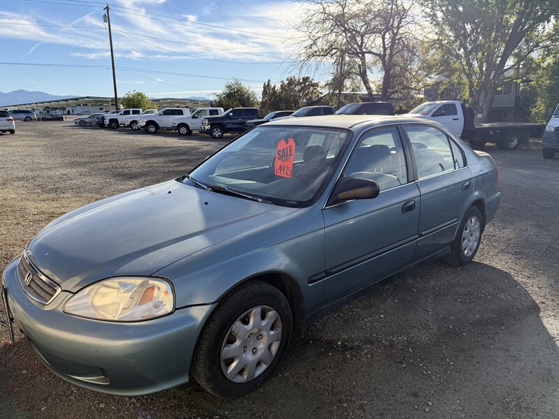 1999 Honda Civic LX   - Photo 1 - Central Point, OR 97502