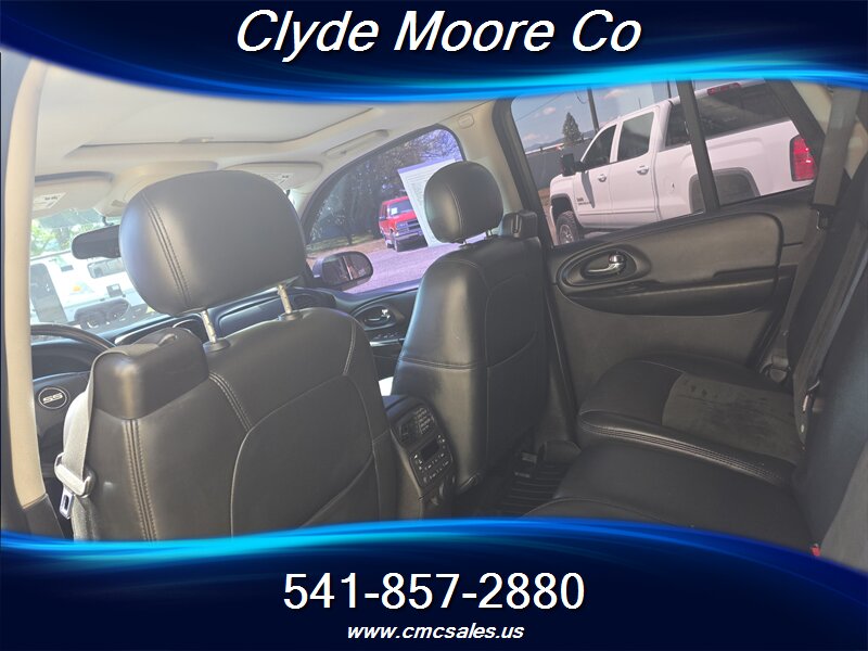 2007 Chevrolet TrailBlazer SS - Photo 5 - Central Point, OR 97502