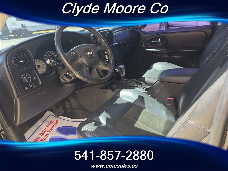 2007 Chevrolet TrailBlazer SS - Photo 4 - Central Point, OR 97502