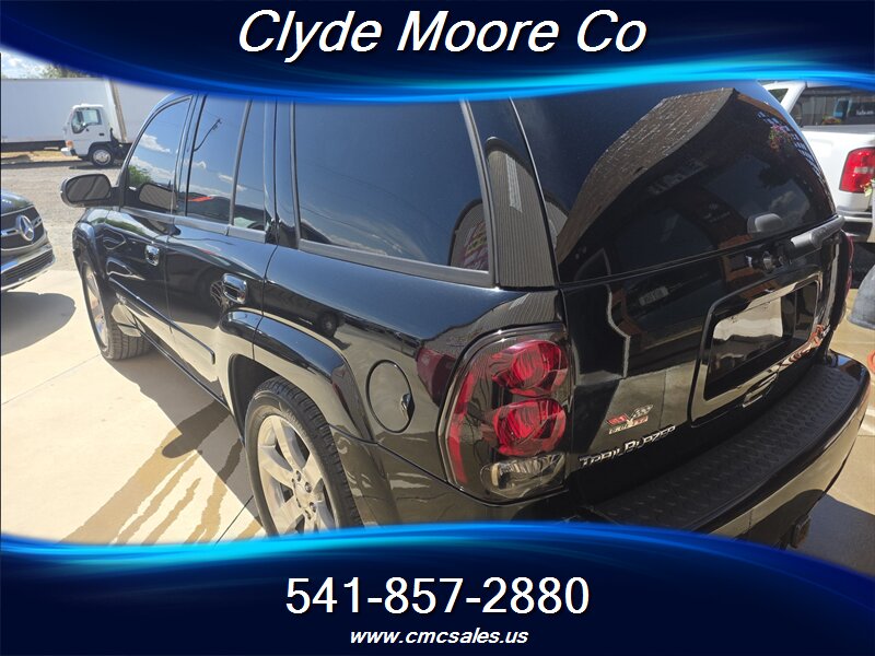 2007 Chevrolet TrailBlazer SS - Photo 2 - Central Point, OR 97502