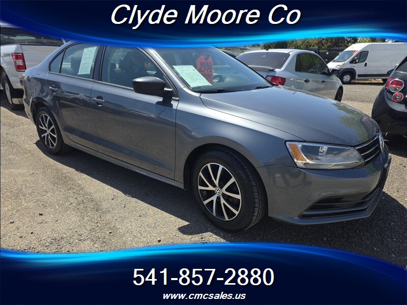 2016 Volkswagen Jetta 1.4T SE   - Photo 1 - Central Point, OR 97502